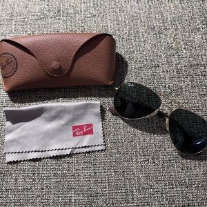 Ray-Ban Aviator Sunglasses with Brown Case